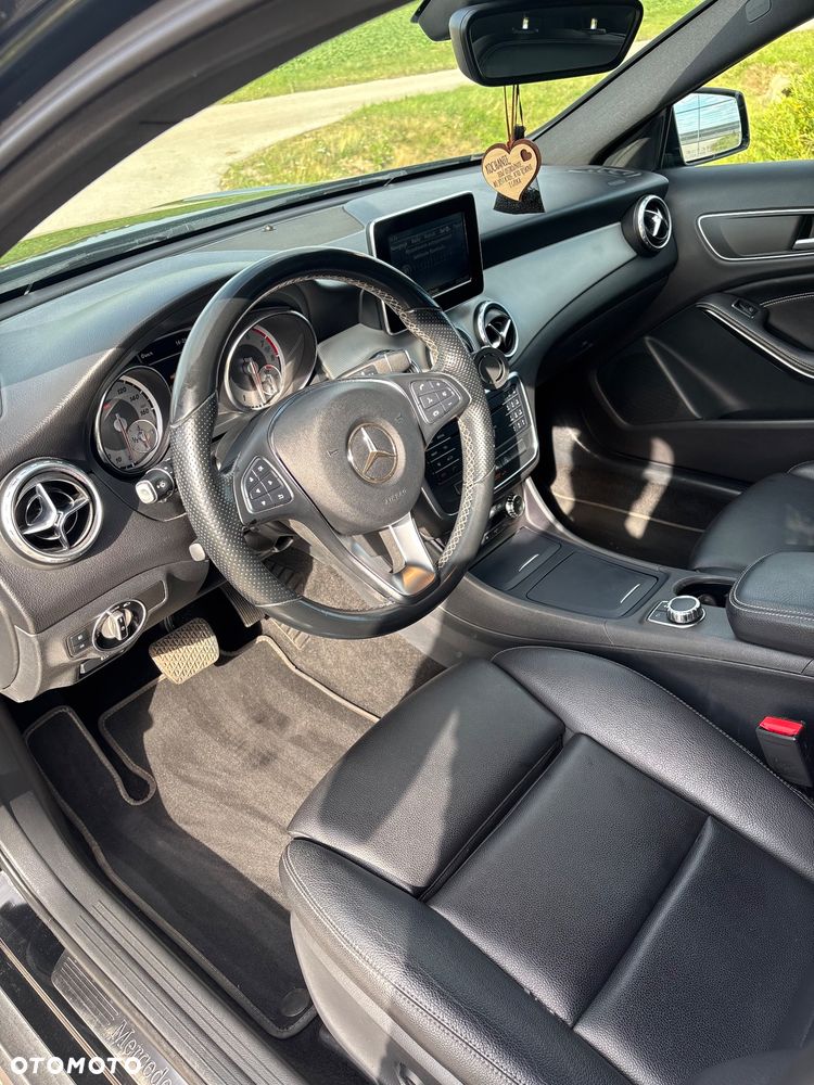 Mercedes-Benz GLA 250 7G-DCT Style - 10
