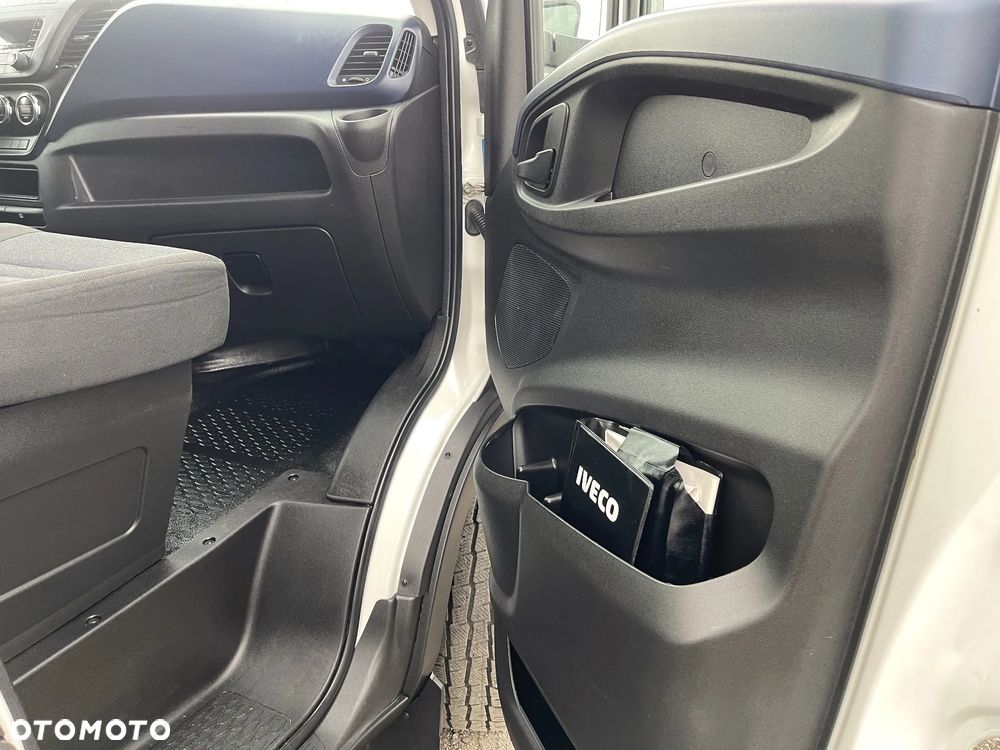 Iveco Daily Izoterma Winda - 26