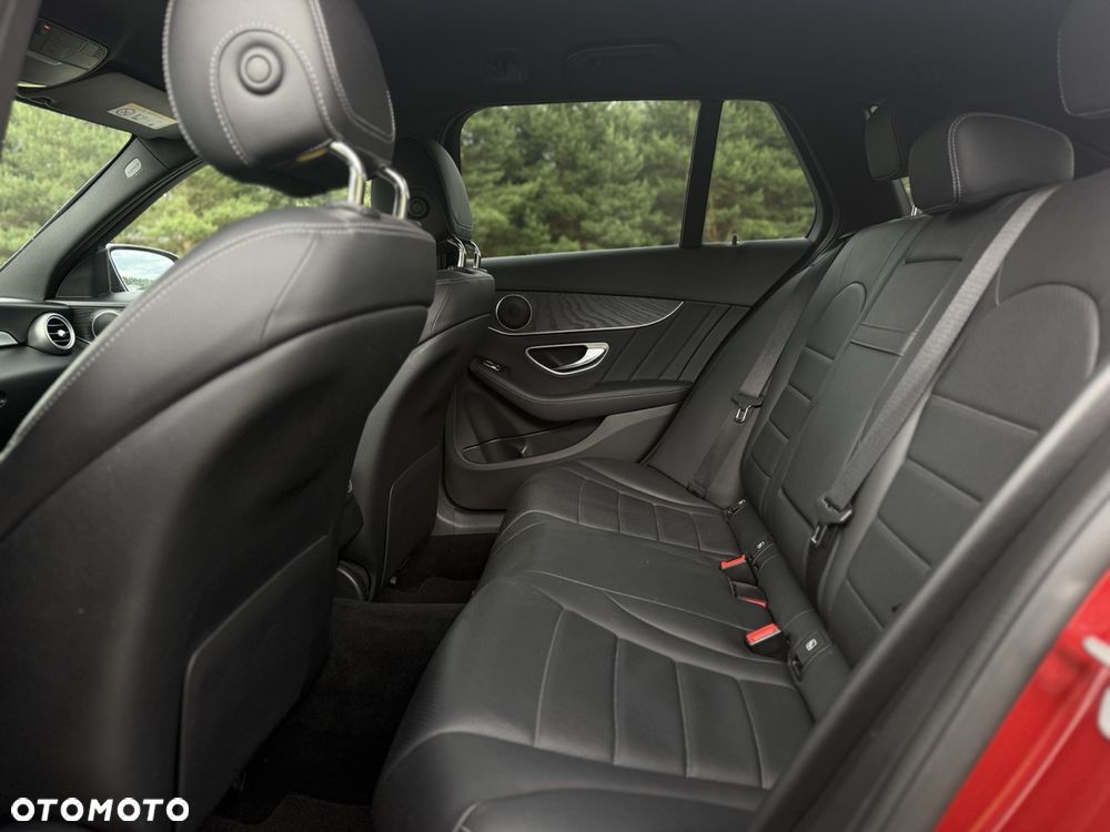Mercedes-Benz Klasa C 300 9G-TRONIC AMG Line - 39