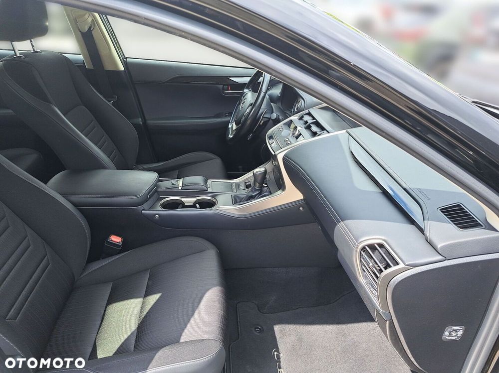 Lexus NX 300h Elegance 2WD - 14