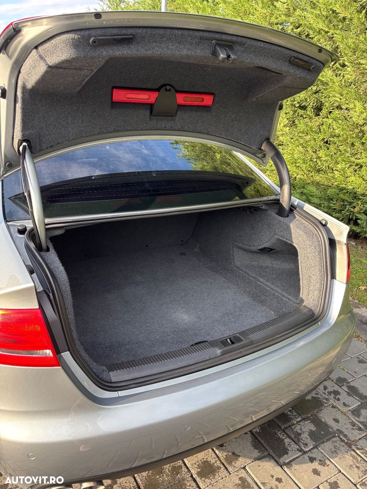 Audi A4 2.0 TDI B8 - 17