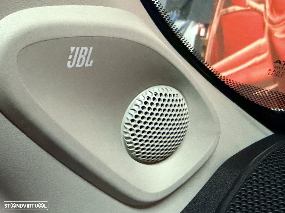 Toyota Yaris Cross 1.5 HDF Premiere Edition - 24