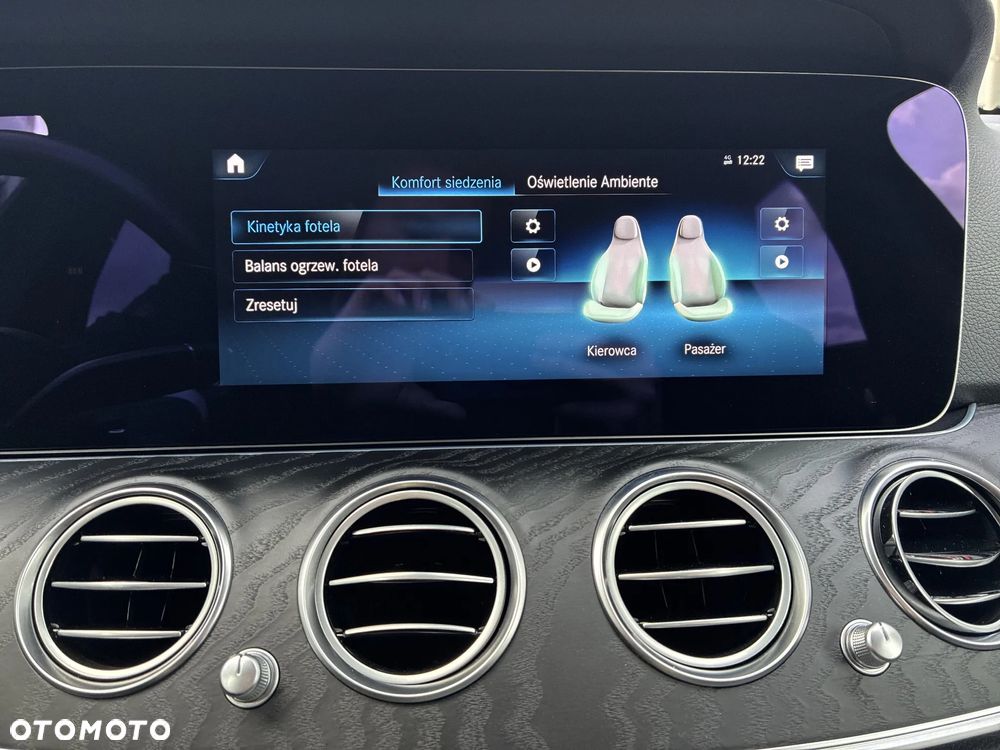 Mercedes-Benz Klasa E 300 d 4-Matic AMG/Avantgarde - 32