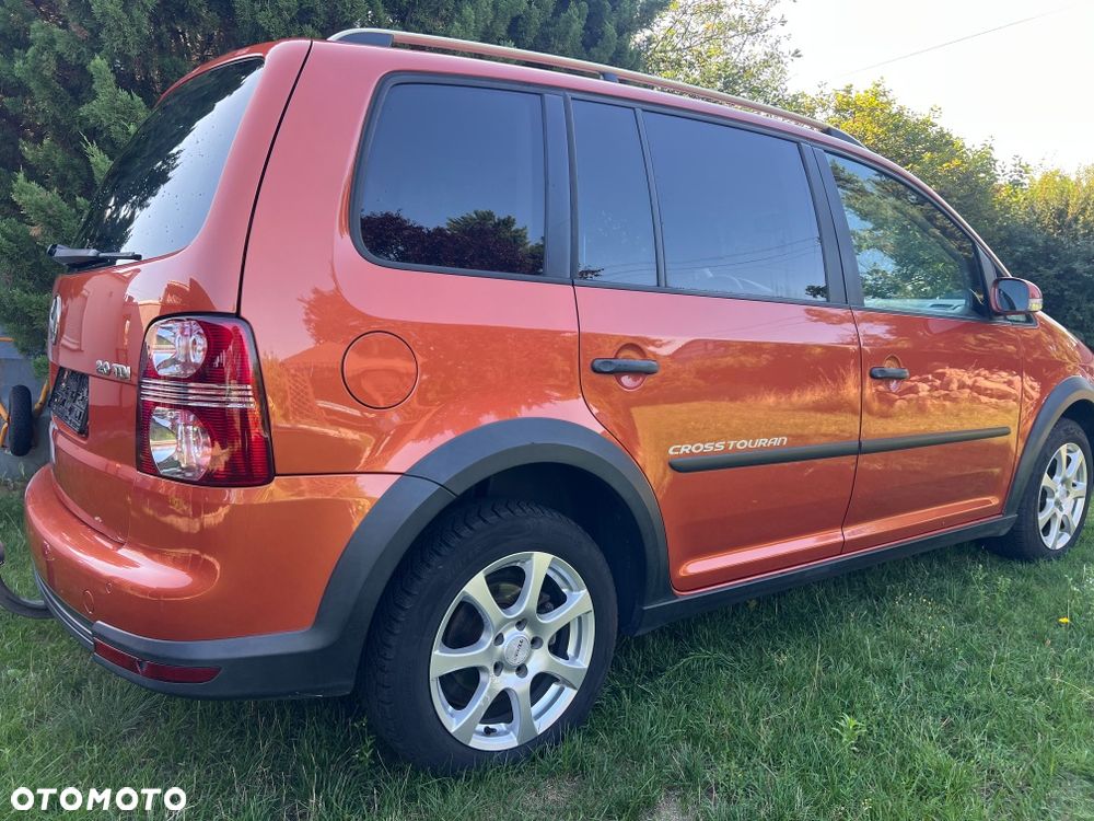 Volkswagen Touran - 6