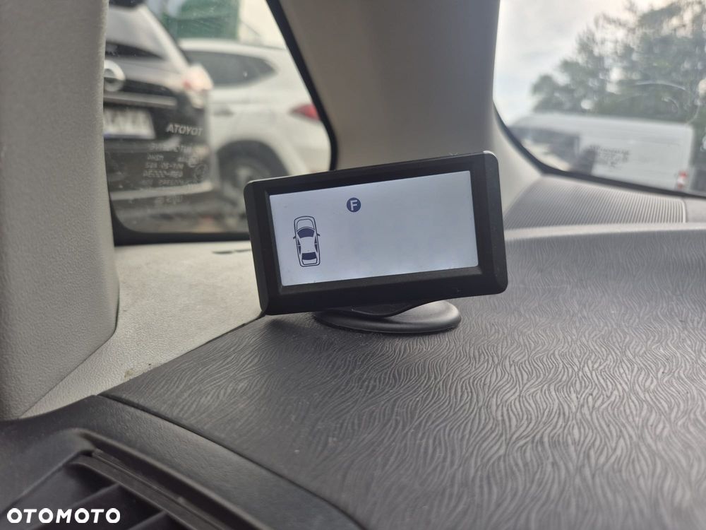 Toyota Prius 1.8 HSD Premium - 18