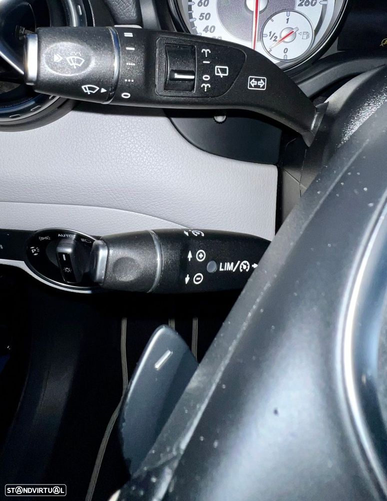 Mercedes-Benz GLA 220 d 7G-DCT Urban - 9