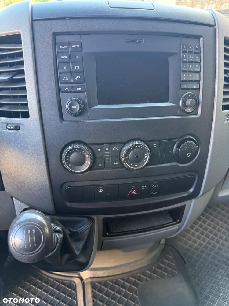 Mercedes-Benz Sprinter - 12