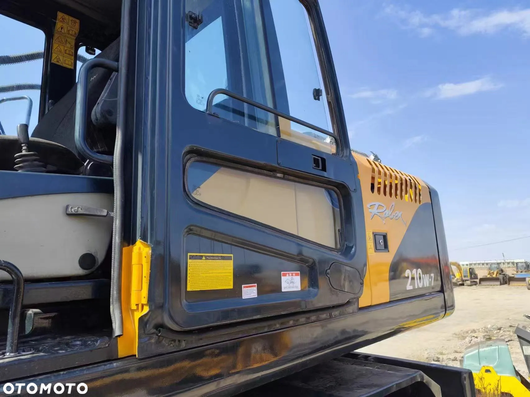 Hyundai R210W‑7 /Jak NOWA! /SUPER STAN / GPS W CENIE /Tylko 1,8T.MH. / DODATKOWE ŁYŻKI / CUMMINS / TRANSPORT W CENIE - 15