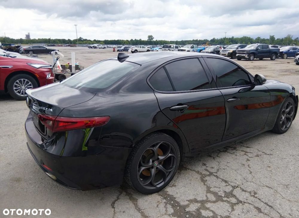 Alfa Romeo Giulia - 6
