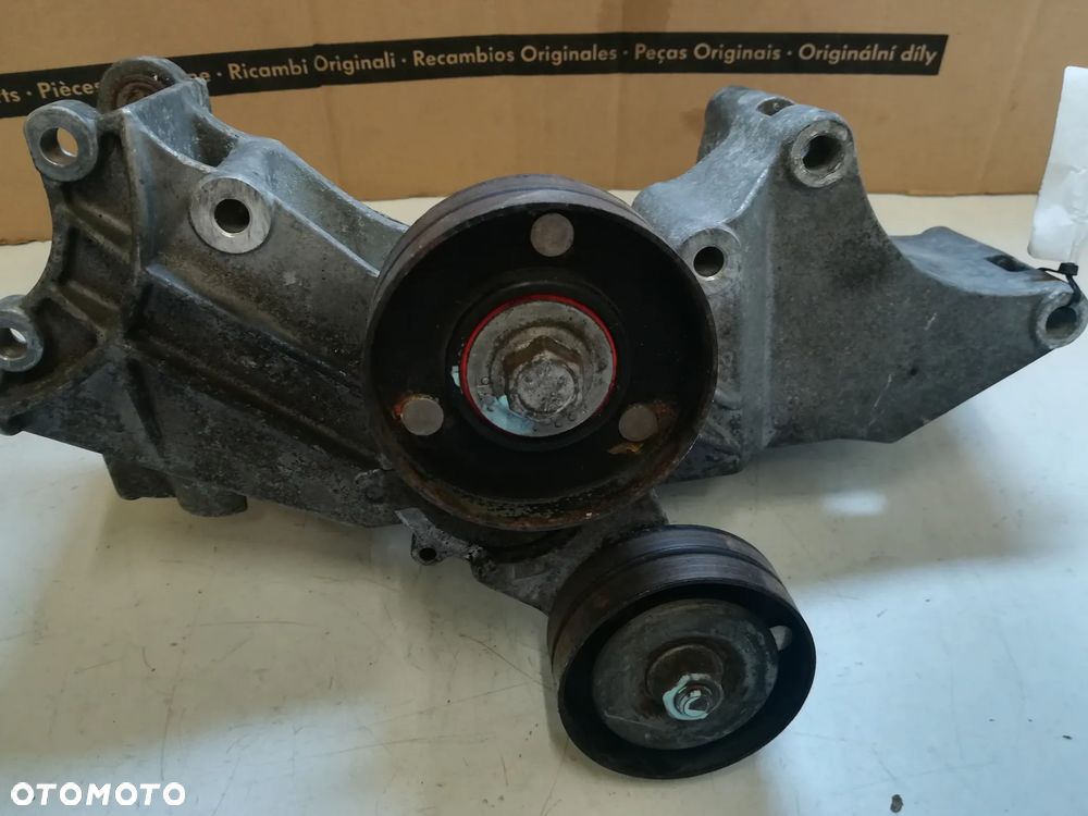 ŁAPA ALTERNATORA 032145169Q VW GOLF IV, BORA - 3