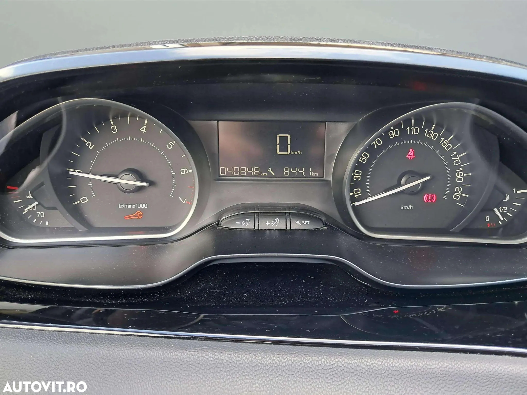 Peugeot 208 1.2 L PureTech Active - 10