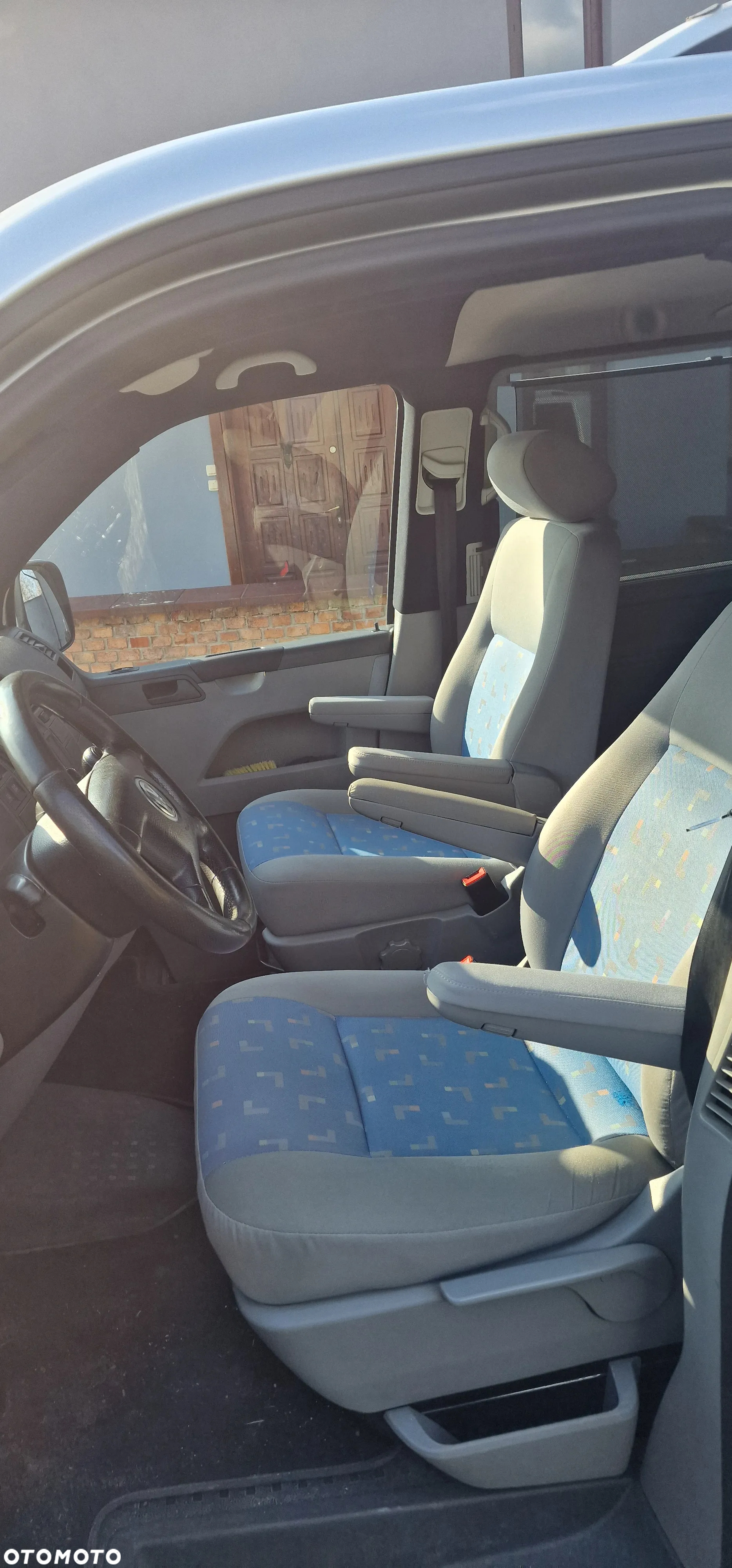 Volkswagen Caravelle - 6