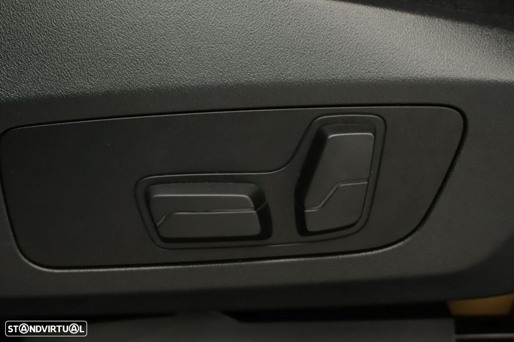 BMW iX2 eDrive20 Pack Desportivo M - 22