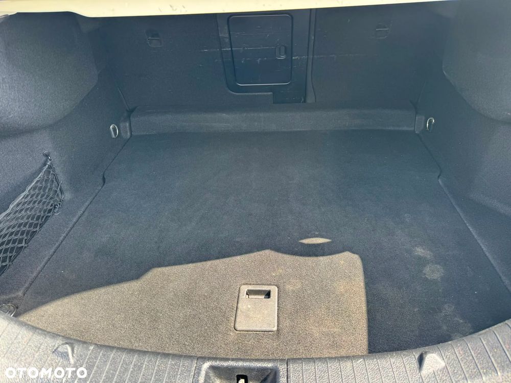 Mercedes-Benz CLA 250 7G-DCT - 12