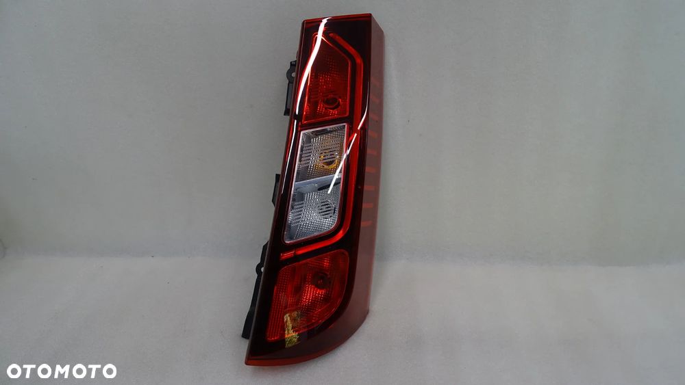 RENAULT EXPRESS II - lampa tylna prawa - 1