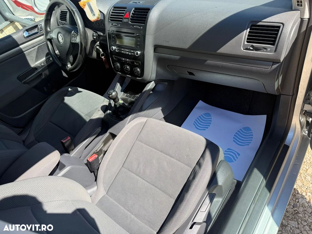 Volkswagen Golf - 11