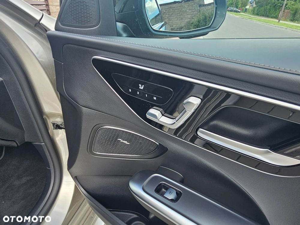 Mercedes-Benz Klasa C 300 d 9G-TRONIC AMG Line - 17