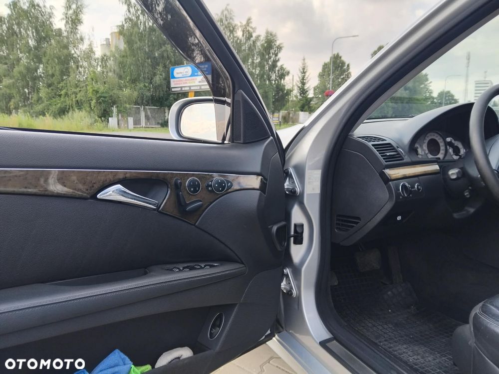 Mercedes-Benz Klasa E 320 CDI 4-Matic Avantgarde - 19