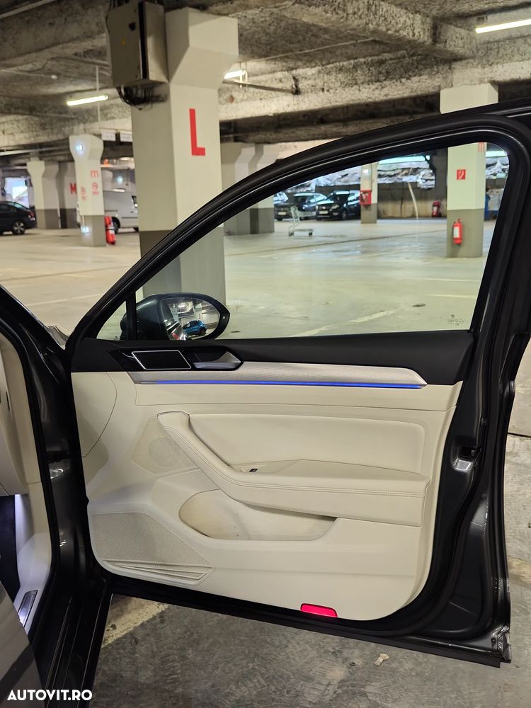 Volkswagen Passat - 28