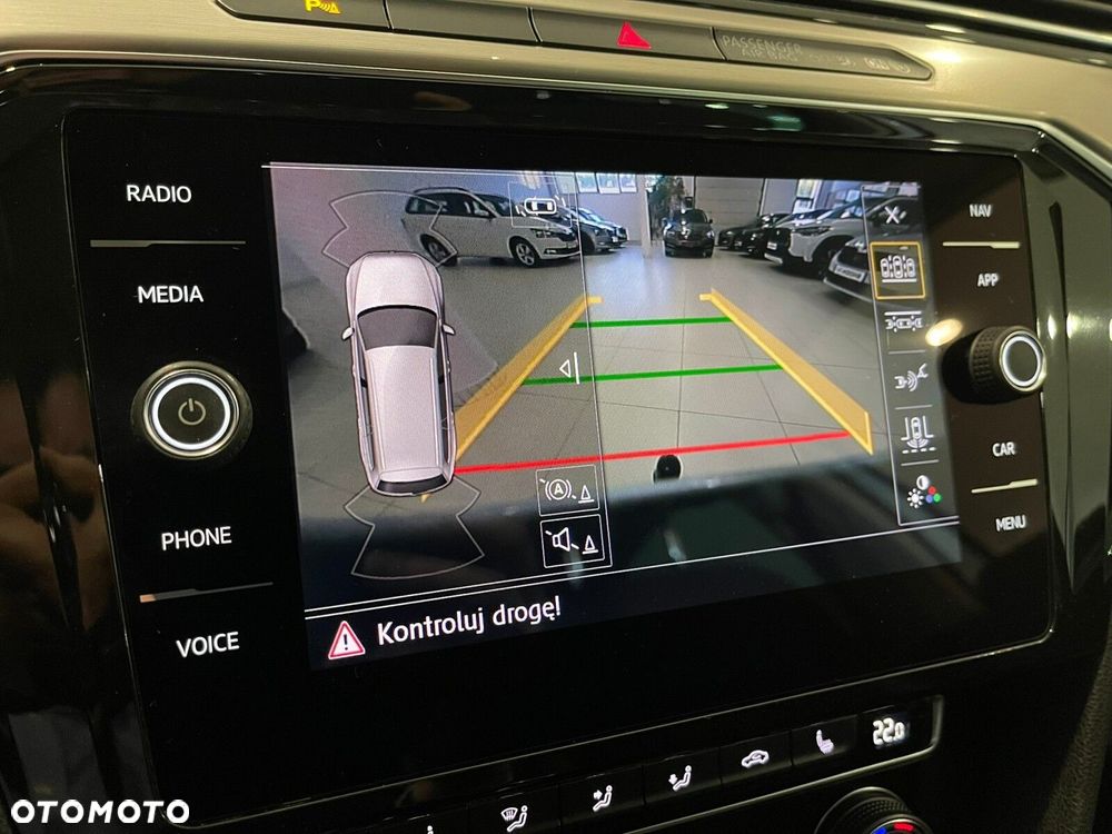 Volkswagen Passat - 16