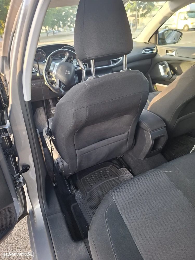 Peugeot 308 SW - 11