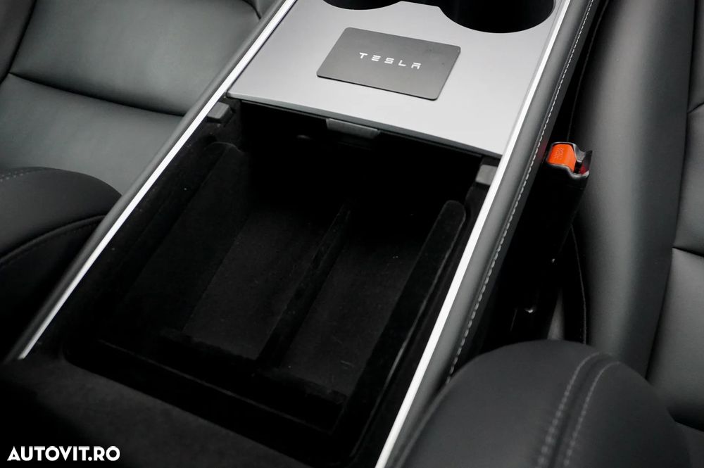 Tesla Model Y AWD Long Range - 21