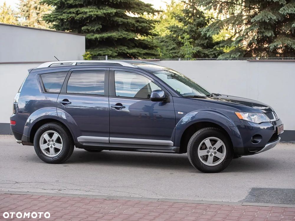 Mitsubishi Outlander - 3