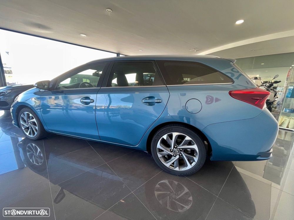 Toyota Auris 1.8 HSD Comfort +P.Sport+Navi - 6