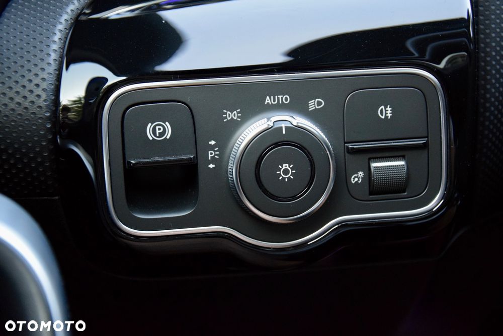 Mercedes-Benz Klasa A 200 7G-DCT - 25