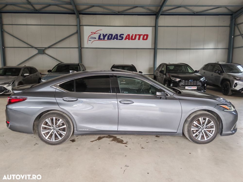 Lexus Seria ES 300h 2.5 TNGA HV 25H- 4X2 CVT Business - 6