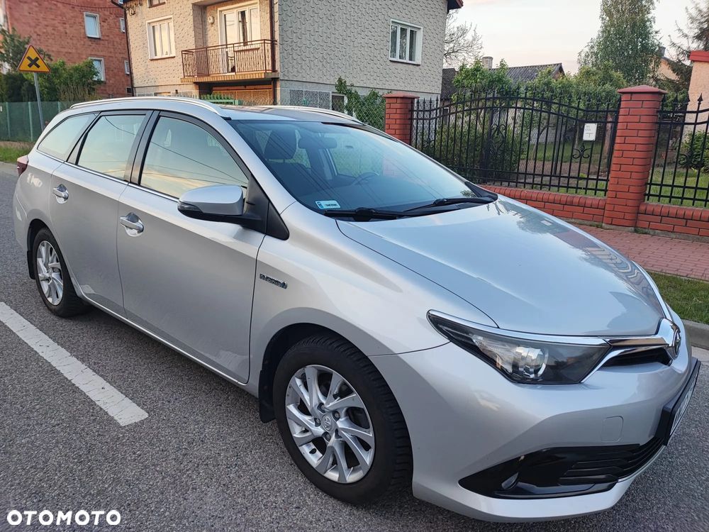 Toyota Auris Hybrid 135 Premium - 17