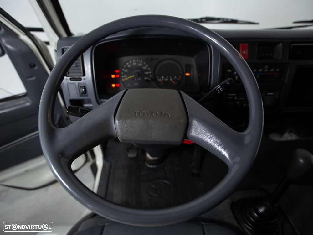 Toyota Dyna 150 - 12