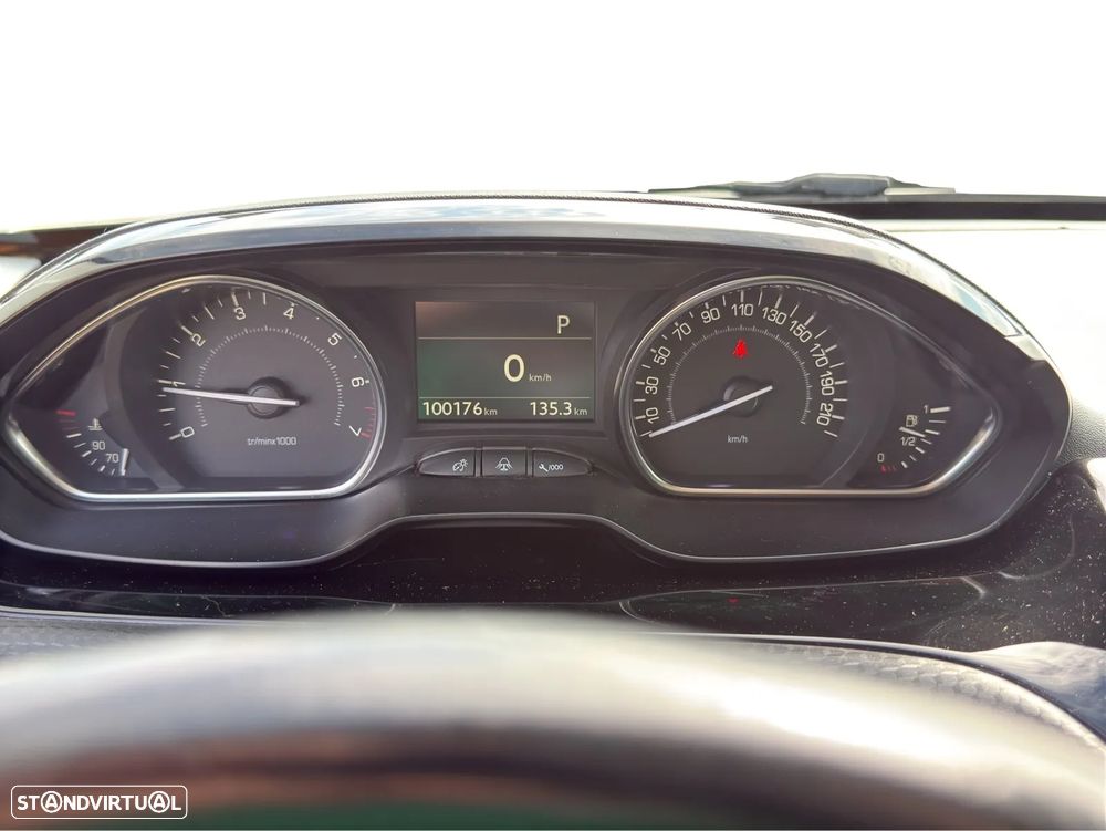 Peugeot 2008 PureTech 110 GPF Stop&Start EAT6 Allure - 9