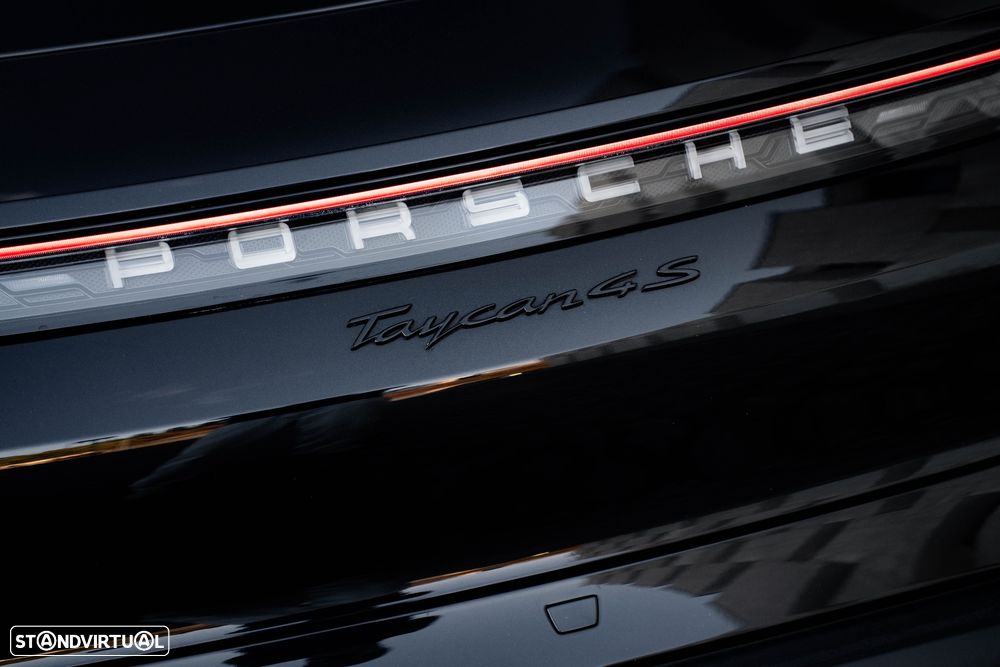 Porsche Taycan 4S - 29