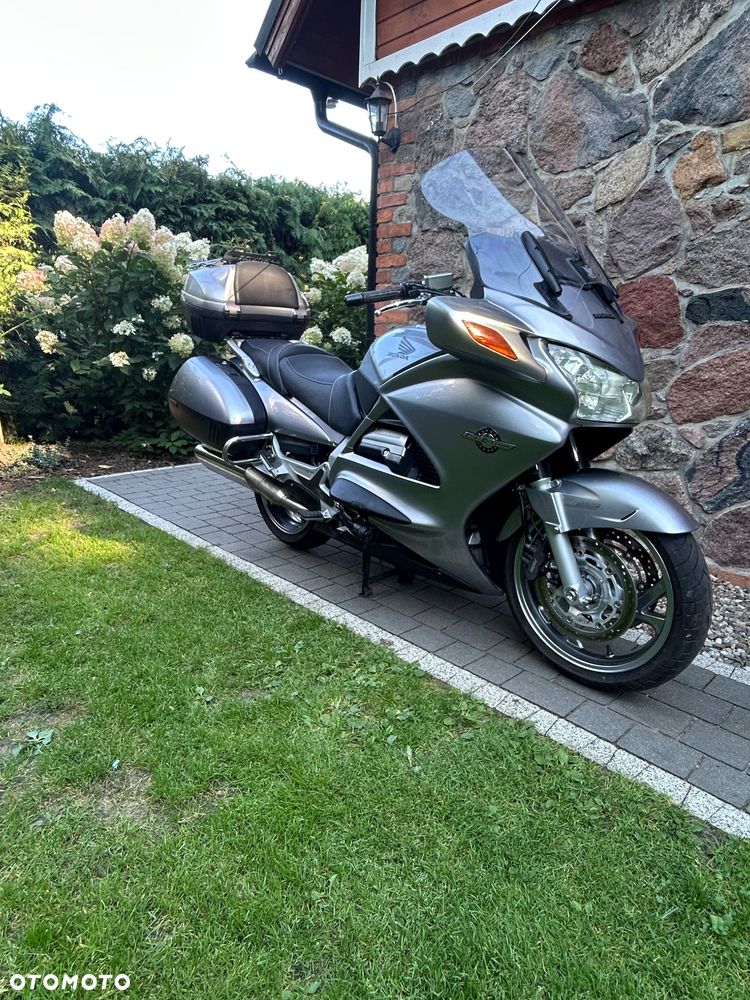 Honda ST - 1