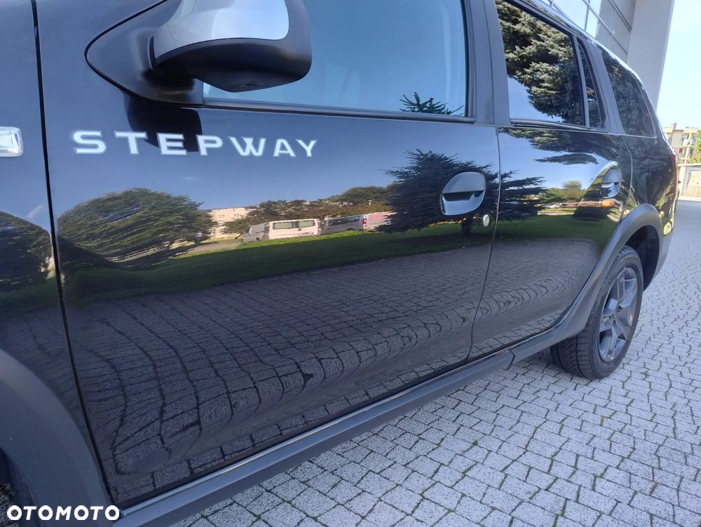 Dacia Logan TCe 90 S&S Stepway Celebration - 33