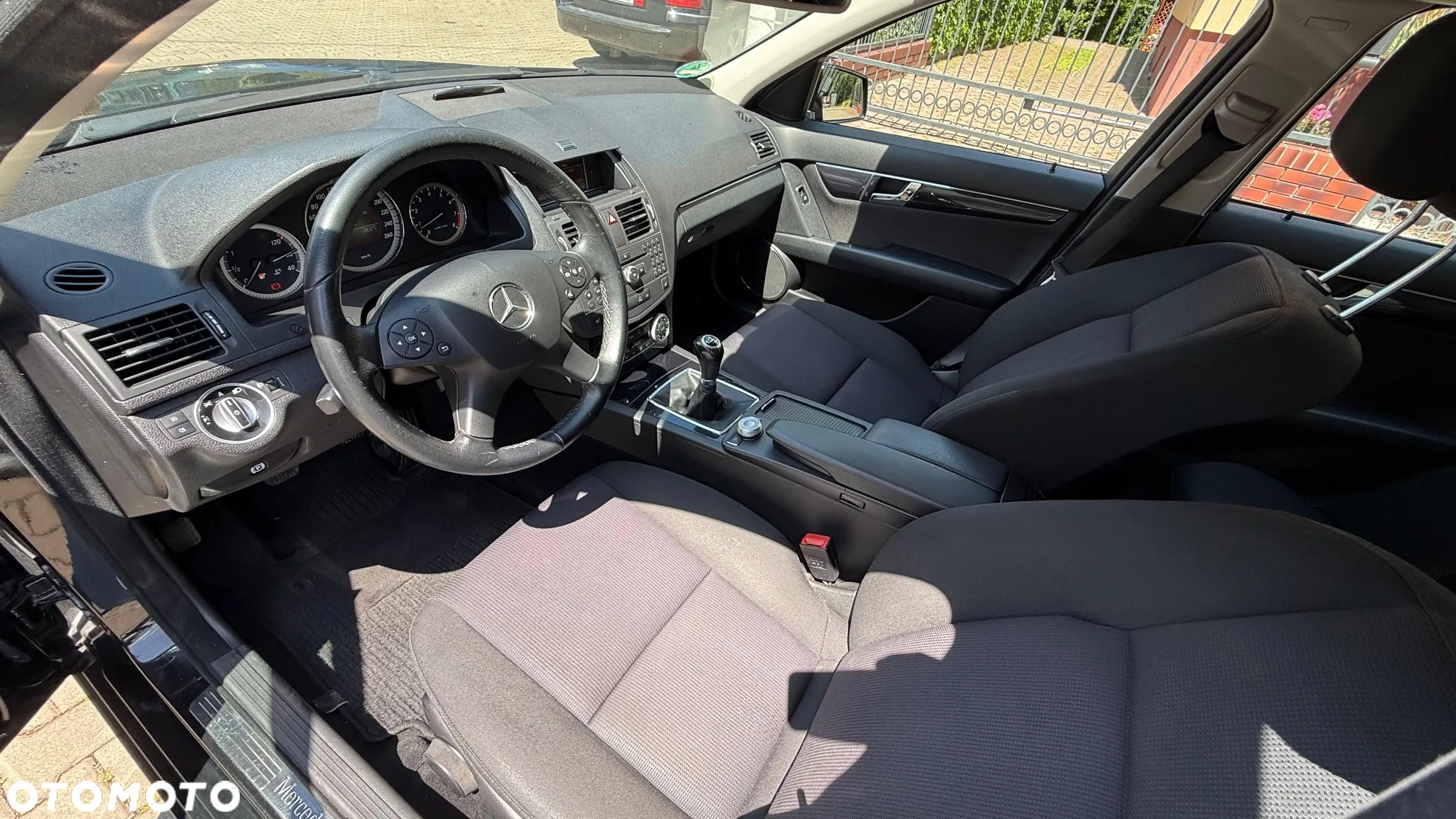 Mercedes-Benz Klasa C 180 T CGI BlueEFFICIENCY Elegance - 9