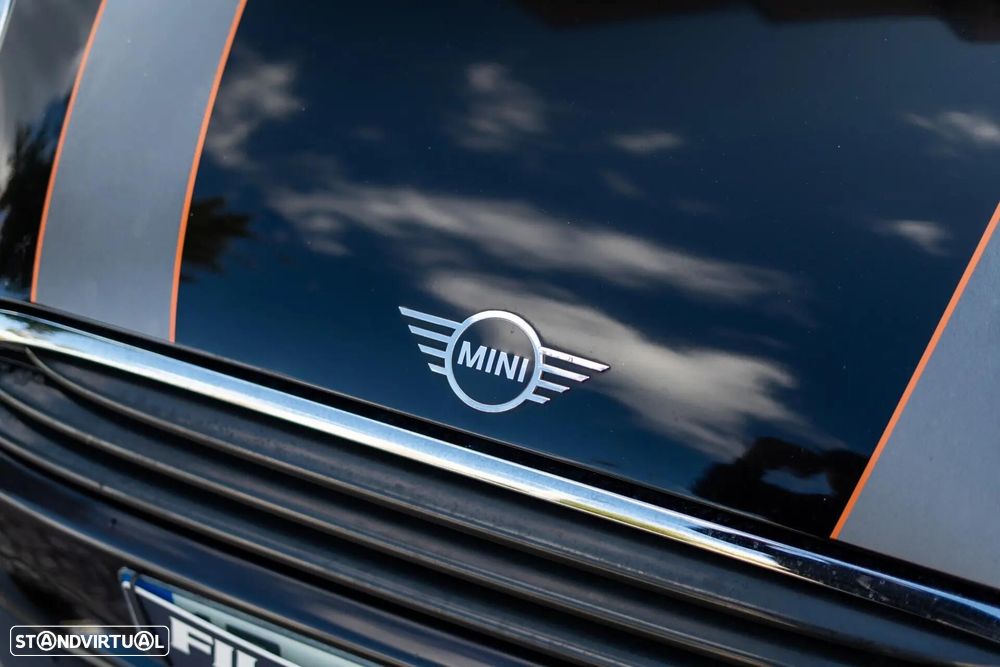 MINI 5 Portas Cooper D Auto - 55