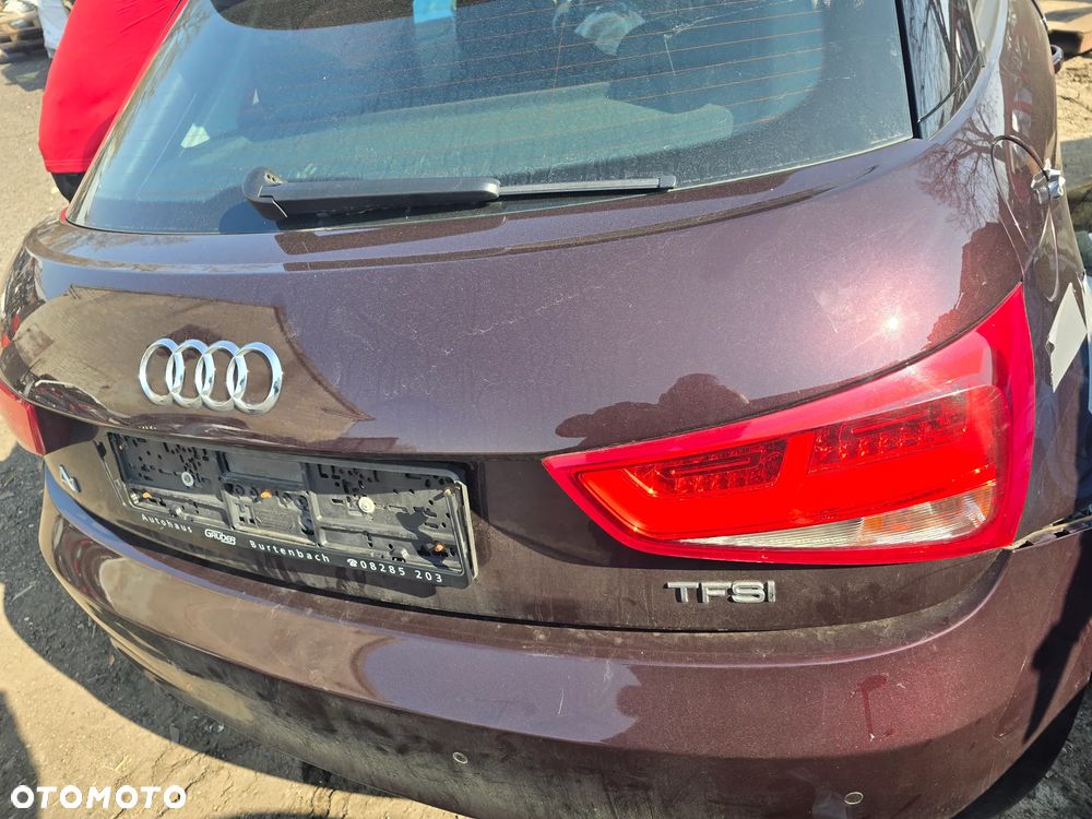 Klapa tył kompletna audi A1  w kolorze LY4S - 1