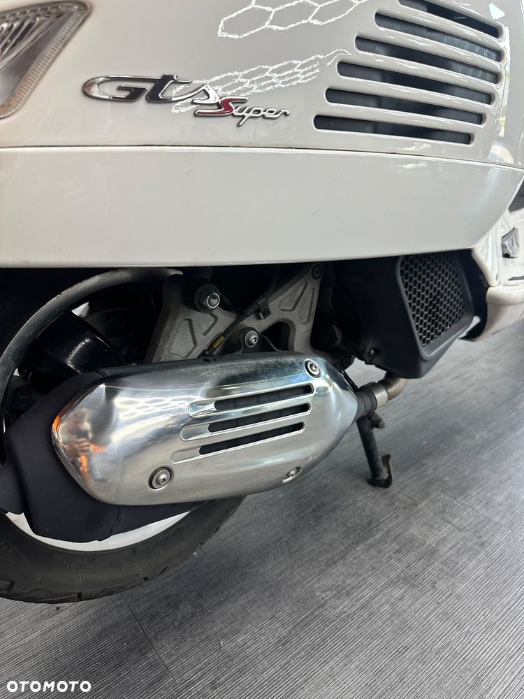 Vespa GTS - 16