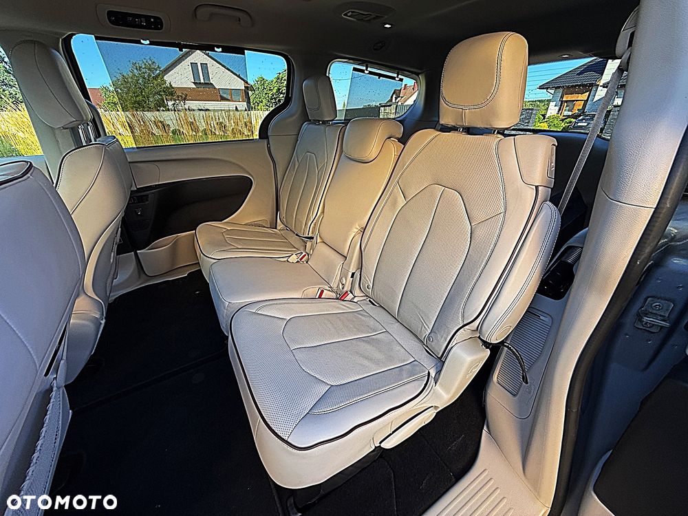Chrysler Pacifica - 6