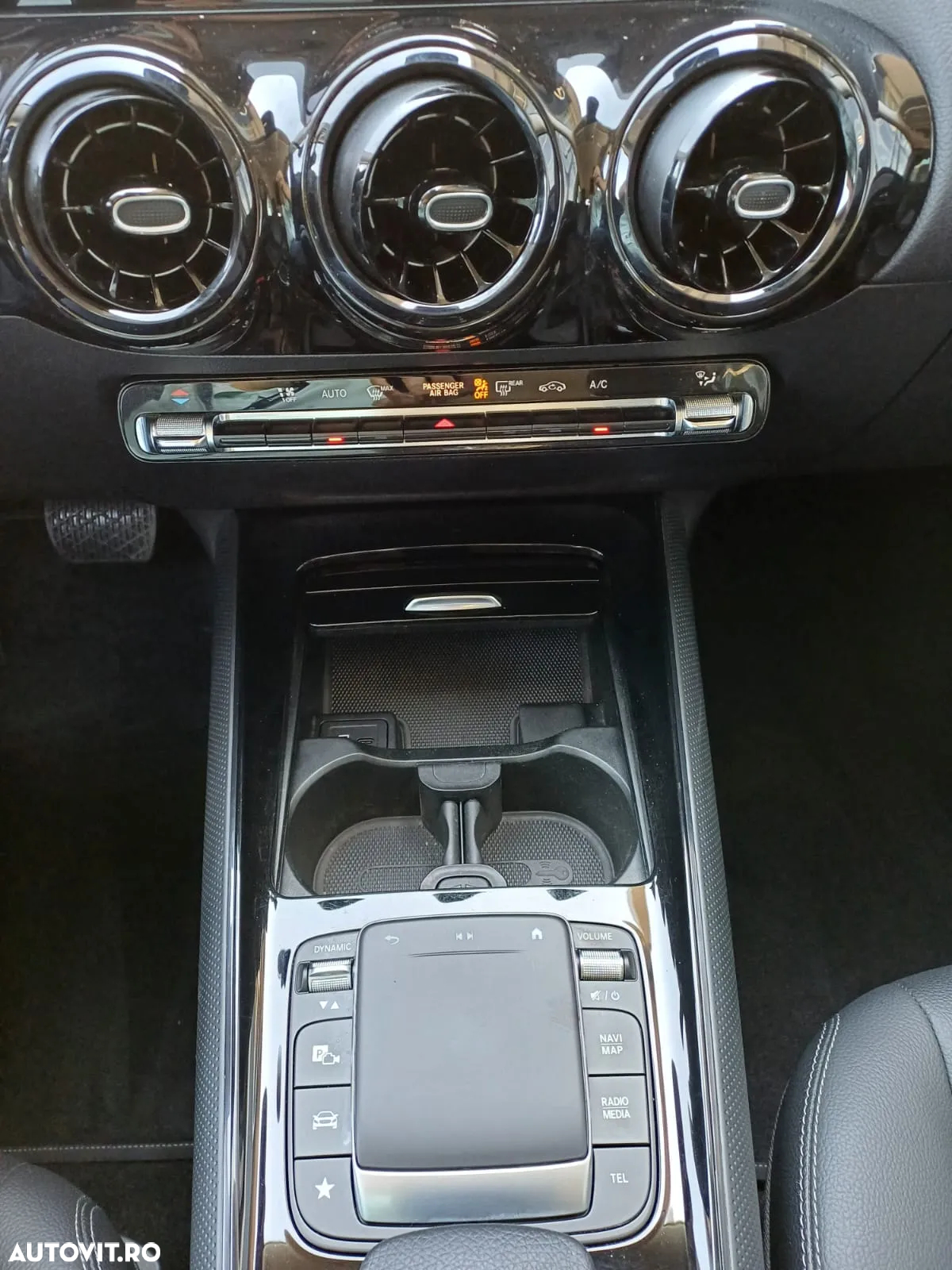 Mercedes-Benz GLA 180 d Aut. - 18
