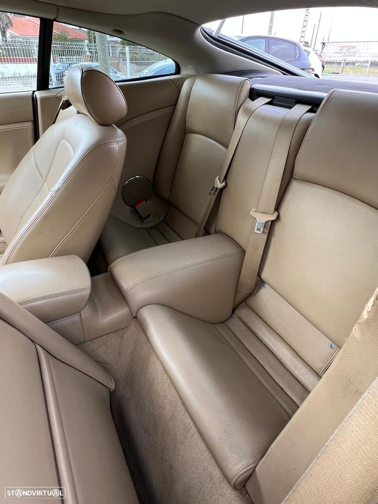 Jaguar XK XK8 Coupe - 11