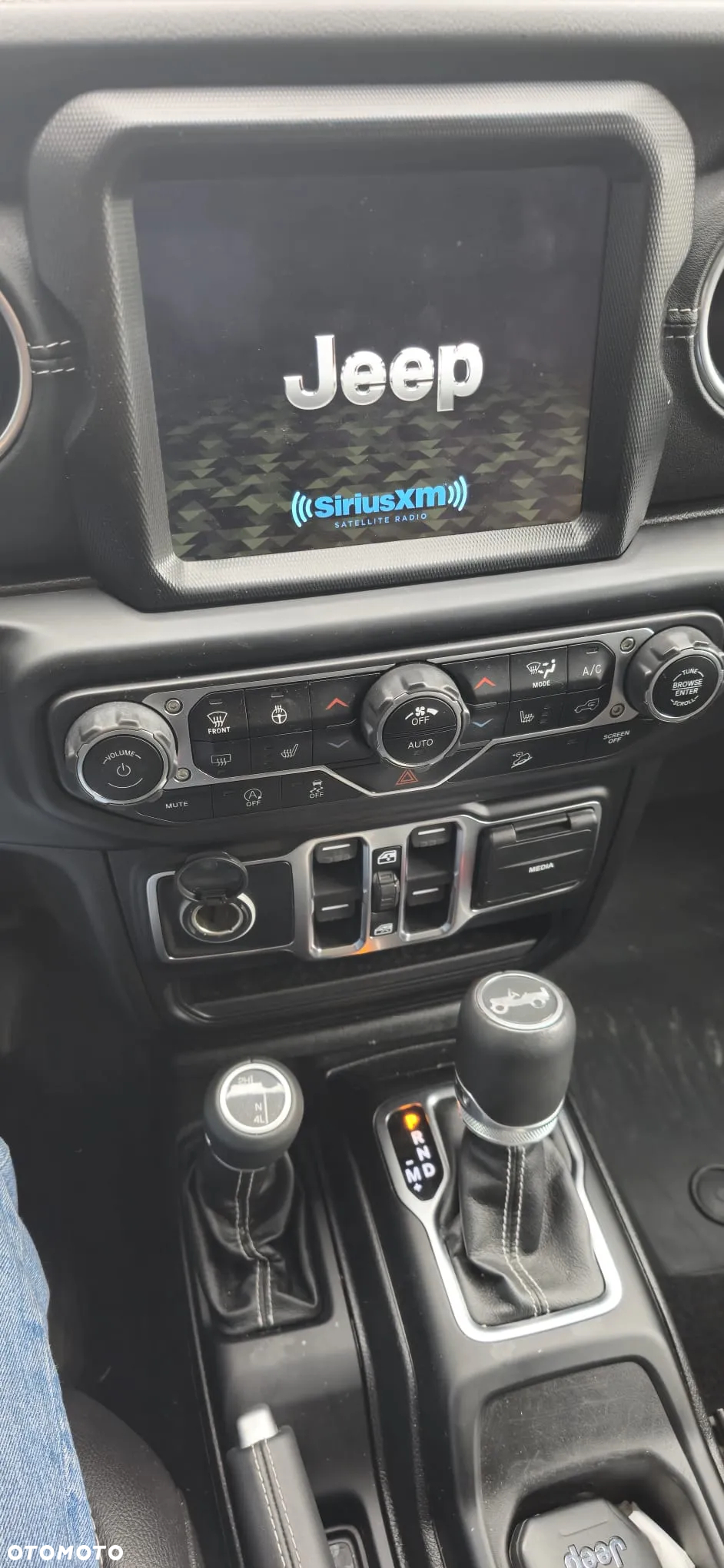 Jeep Wrangler Unlimited 3.6 Automatik Sahara - 17