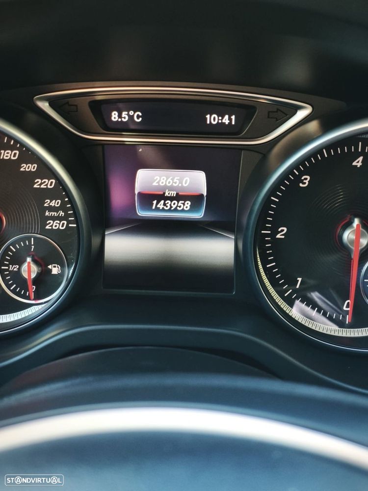 Mercedes-Benz GLA 180 CDI Urban - 8