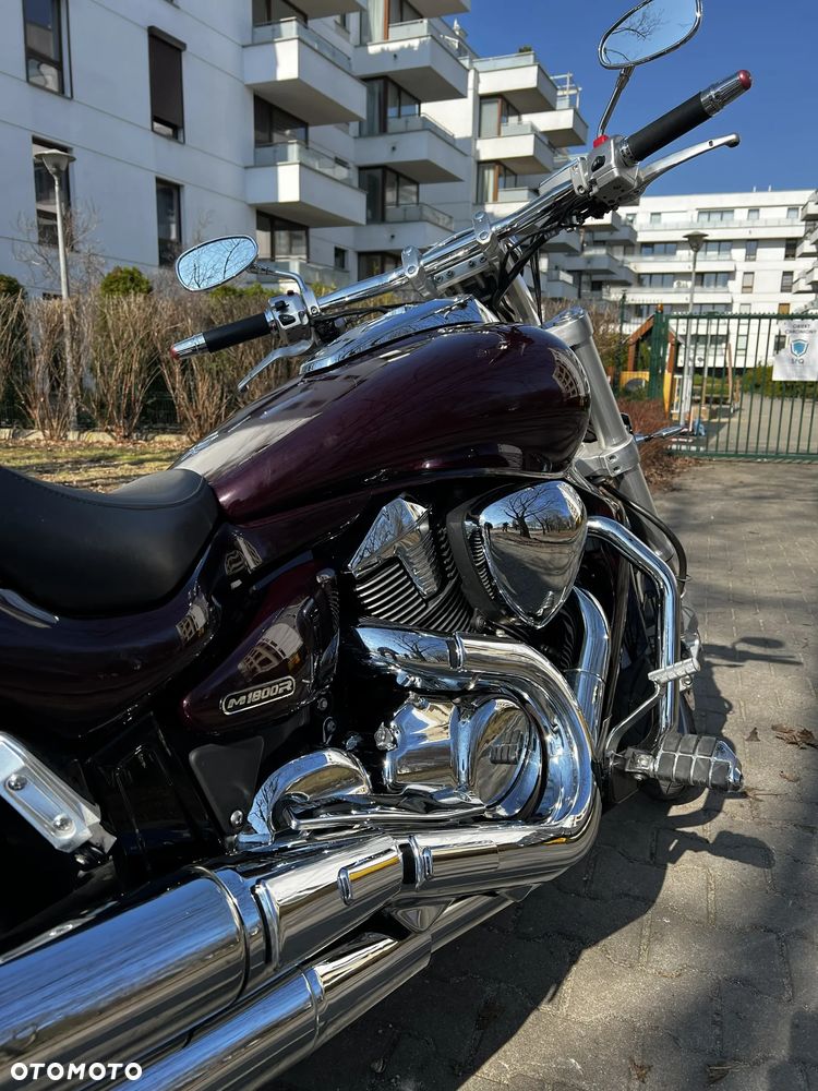 Suzuki Intruder - 11