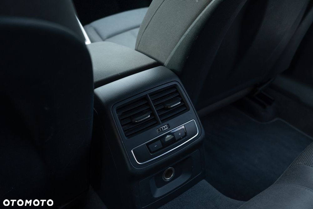 Audi A4 Avant 2.0 TDI S tronic - 16