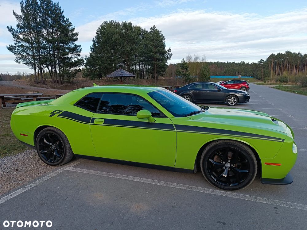 Dodge Challenger - 4