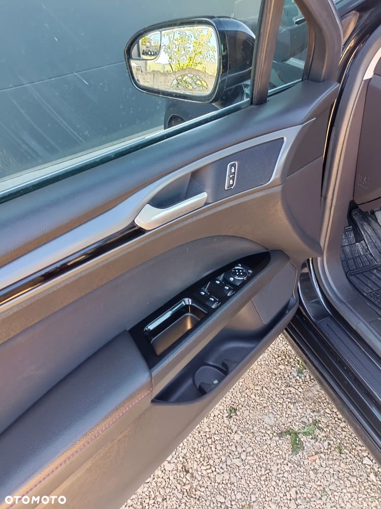 Ford Fusion - 9