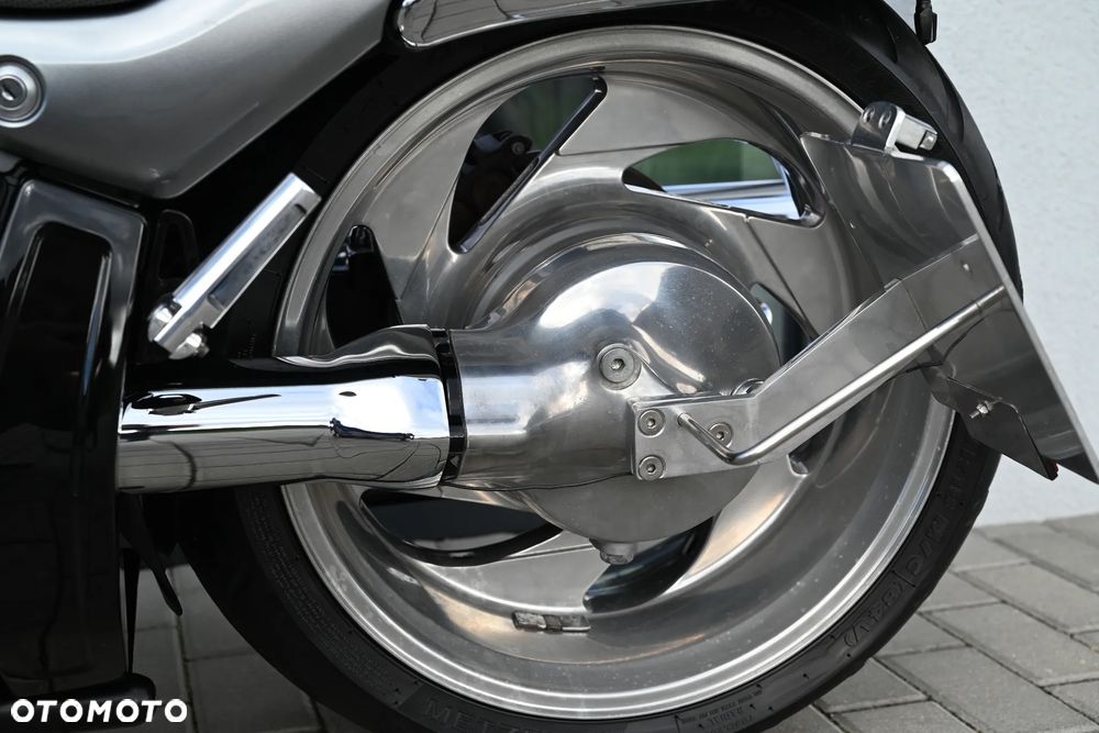 Suzuki Intruder - 35